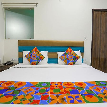 Fabhotel Sm Palace Chinhat Exterior photo
