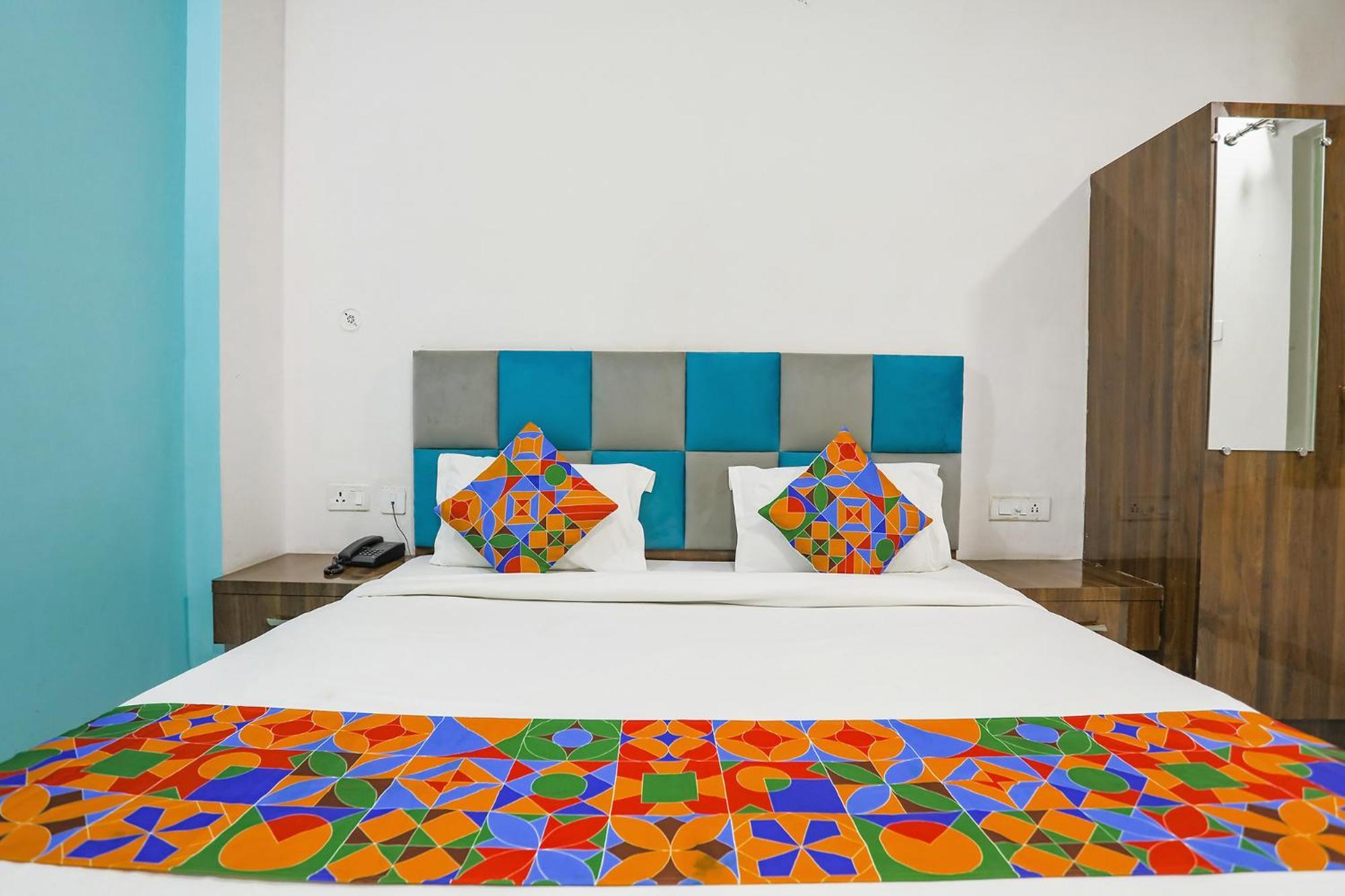Fabhotel Sm Palace Chinhat Exterior photo